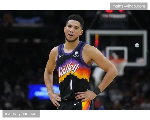 太阳客场表现起伏,布克爱德华兹对决成西部焦点战 太阳客场表现起伏,布克爱德华兹对决成西部焦点战